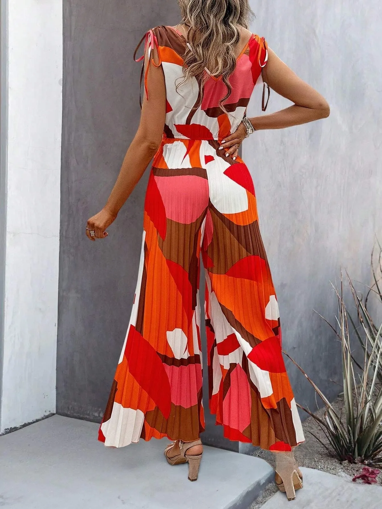 Essnce Women's Color Block Printed Pleated Wide Leg Jumpsuit